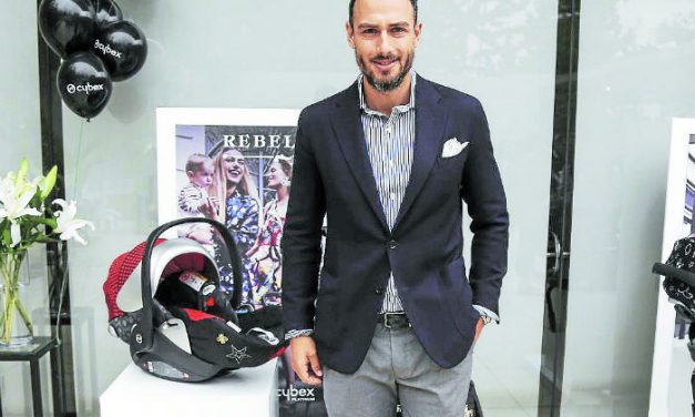 Marocchino chocheó en desfile fashion de Cybex