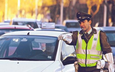 La Tercera: Autómovil Club evalúa alzas en número de infracciones por no cumplir restricción vehicular